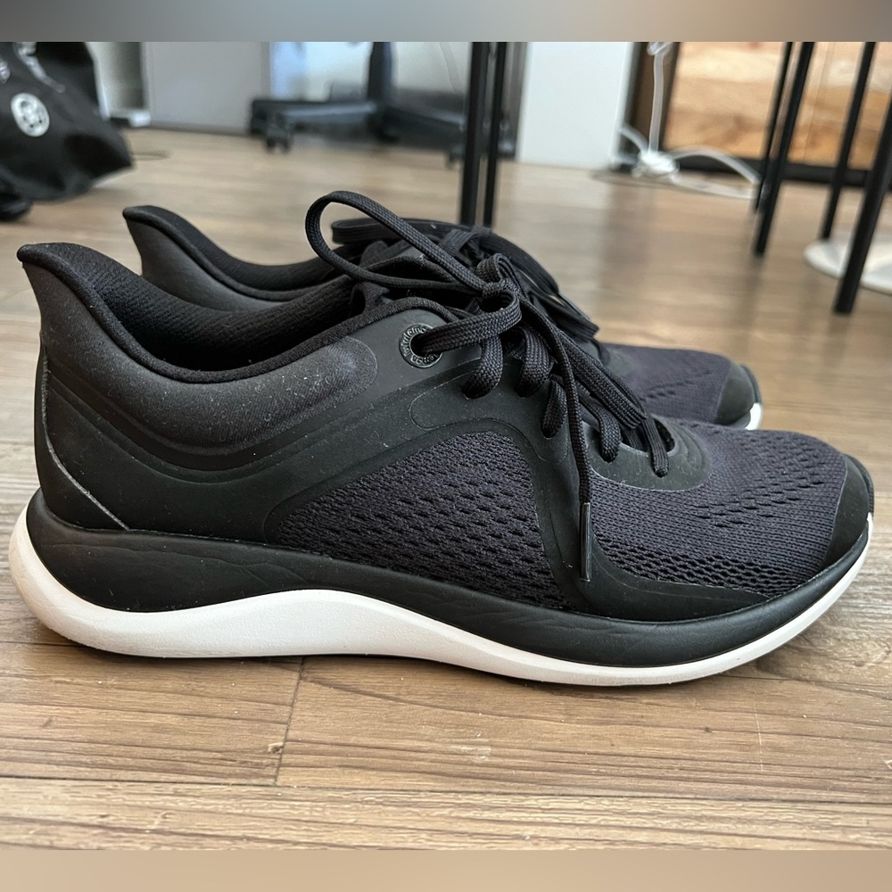 Black Lululemon Chargefeel workout shoe size 7.5 US